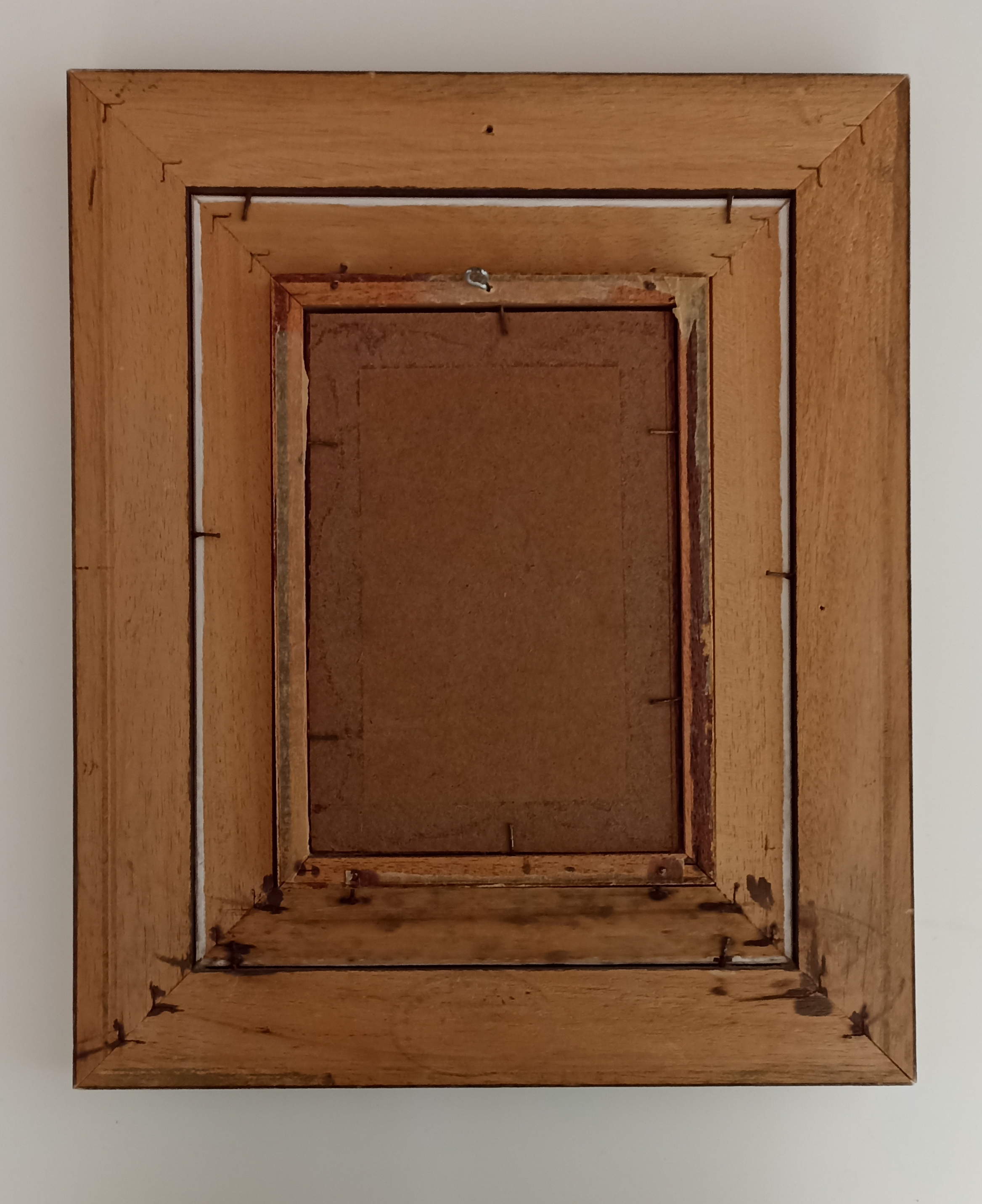 Bonito cuadro con marco de madera y cristal protector. 35,5x29,5 cm.