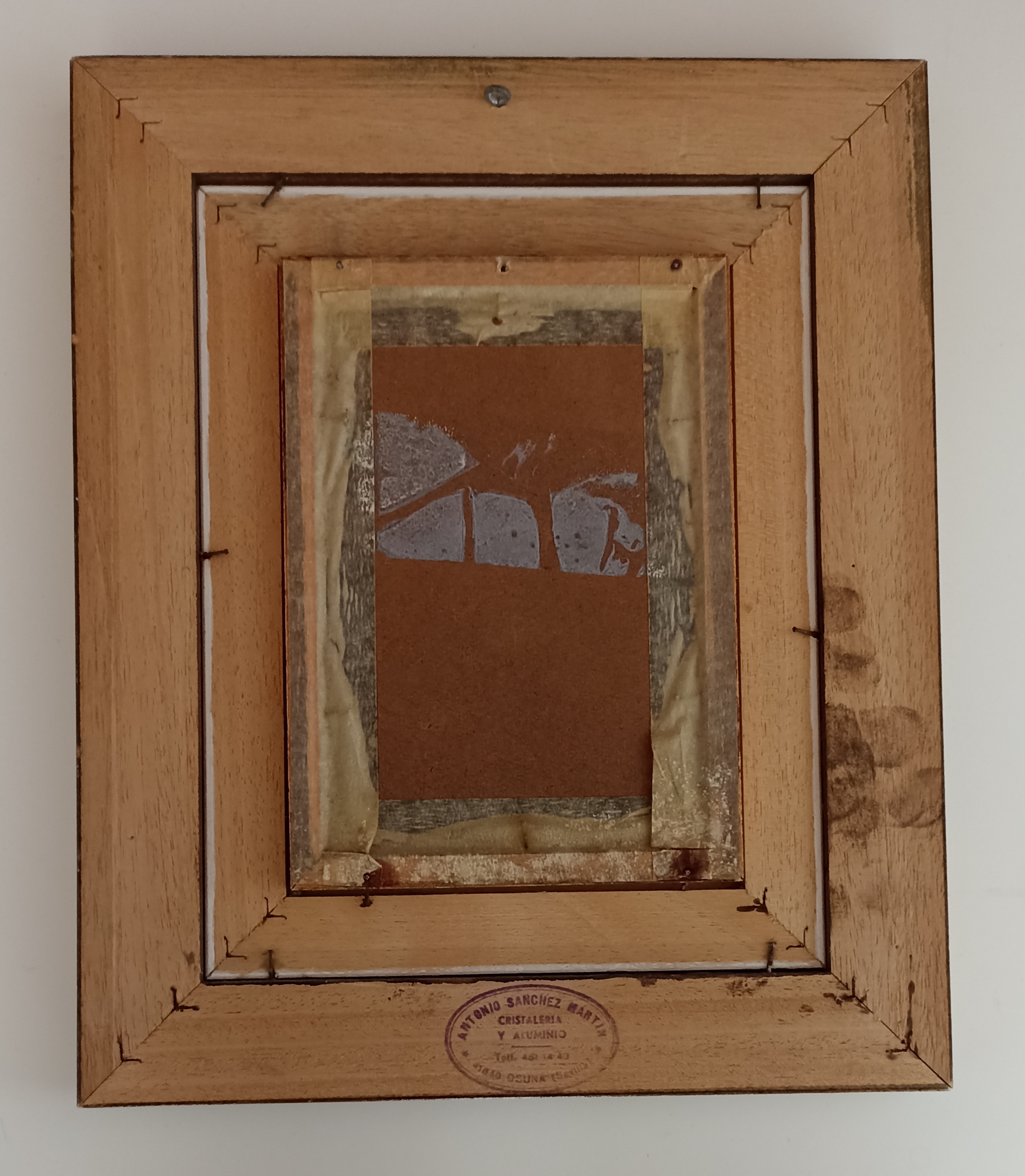 Bonito cuadro con marco de madera y cristal protector. 35,5x29,5 cm.