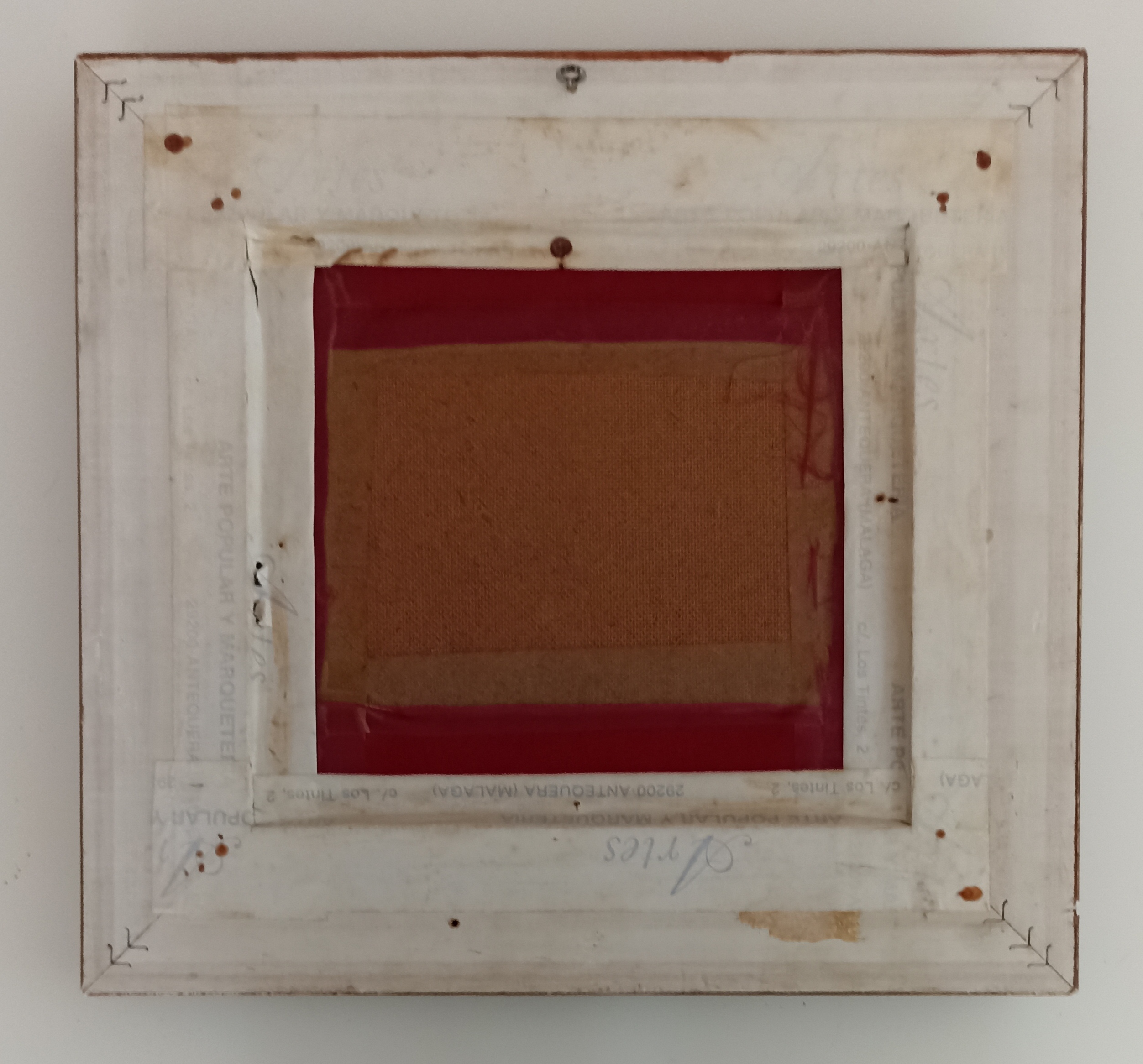 Bonito cuadro con marco de madera y cristal protector. 32,5x30,5 cm.