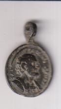 San Juan Nepomuceno. Medalla (AE 20 mms.) R/ San Pedro Apóstol. Siglo XVII-XVIII