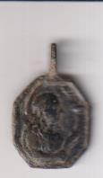 Santa Bárbara. Medalla (AE 17 mms.) R/ San Benito y Cruz. Siglo XVII-XVIII