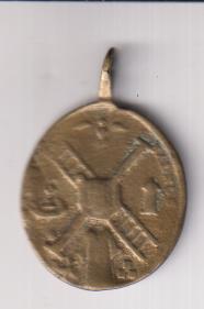 Santa faz, Escalera, travesaño y ..... Medalla (AE 30 mms.) R/ Cruz y objetos. Siglo XVII-XVIII