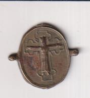 Crucifijo (con Santo togado?) Medalla (AE 22 mms.) Virgen con Niño Jesús) Siglo XVIII