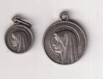 Lourdes. LOte de 2 Medallas (Plateadas 15 y 10 mms.) R/ Santa Bernadette