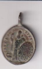N. S. de Montserrat. Medalla (AE 23 mms.) R/ Cruz de San Benito. Siglo XVIII