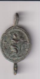 Jesús con la Cruz a cuesta. Medalla de Rosario Servita. (22 mms.) R/Dolorosa. Siglo XVIII