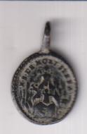 N. S. de Montserrat. Medalla (AE 17 mms.) R/ Cruz y San Benito. Siglo XVII-XVIII