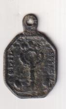 Cáliz entre ángeles. y Ley. latina. Medalla (AE 22 mms.) R/ Inmaculada. Siglo XVIII