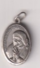 Madre Teresa de Calcuta. (metal blanco 24 mms.) R/Pray for us, Made in Italy