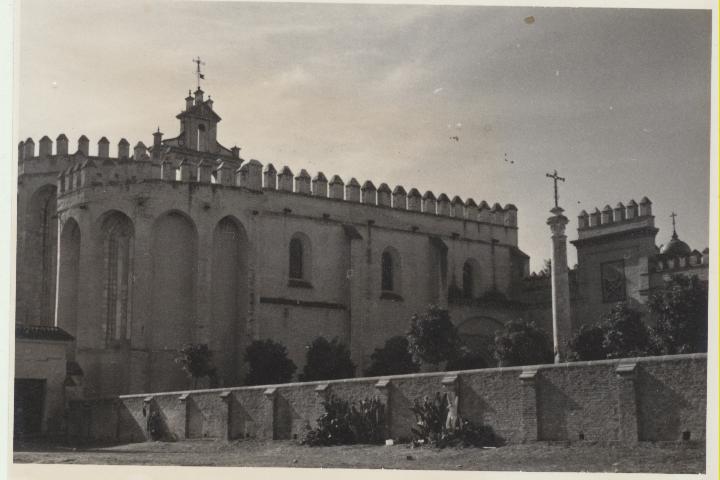 Fotógrafo Agudeló. Fotografías (9x12) Santiponce. Monasterio San Isidoro del Campo. Años 60-70