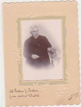 El Padre Purdon y su perro Chichi. Octubre 1901