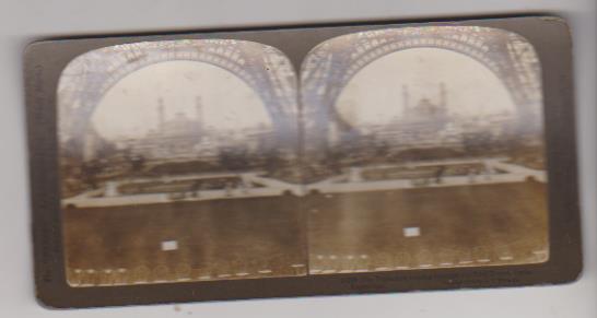 Fotografía estereoscópica (9x17) albúmina. El Trocadero visto a través de la torre Eiffel. Paris 1905