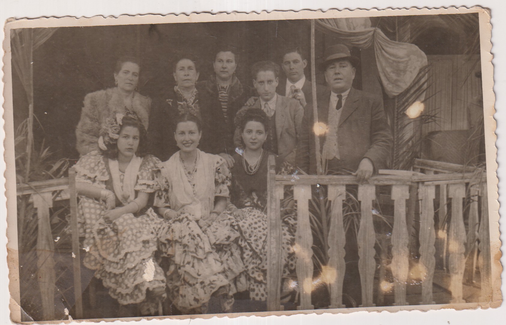 Fotografía (14x8,5) Sevilla (1945) Caseta en el Real de la Feria