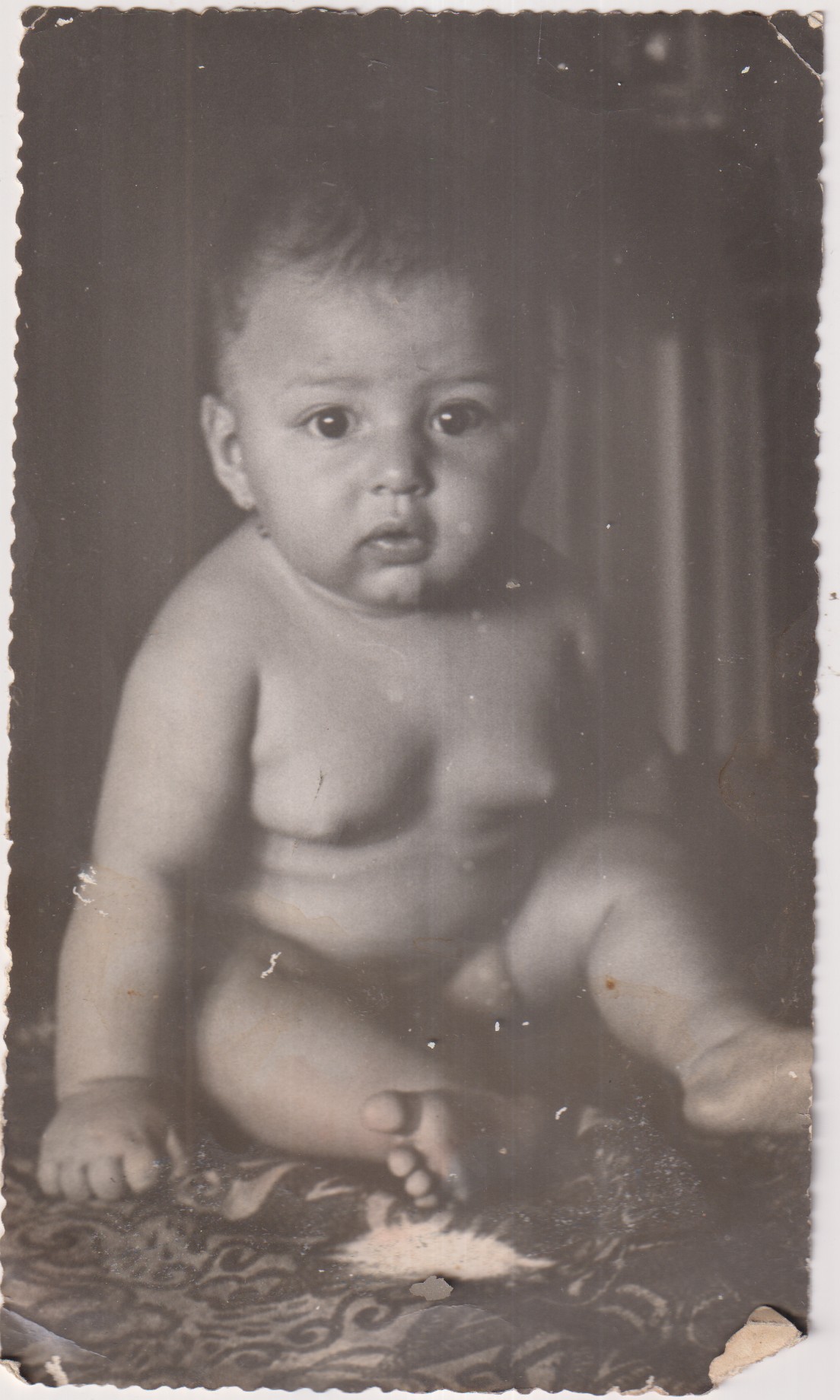 Foto. Tamaño postal. Foto. Margen. Córdoba 5 de junio1952