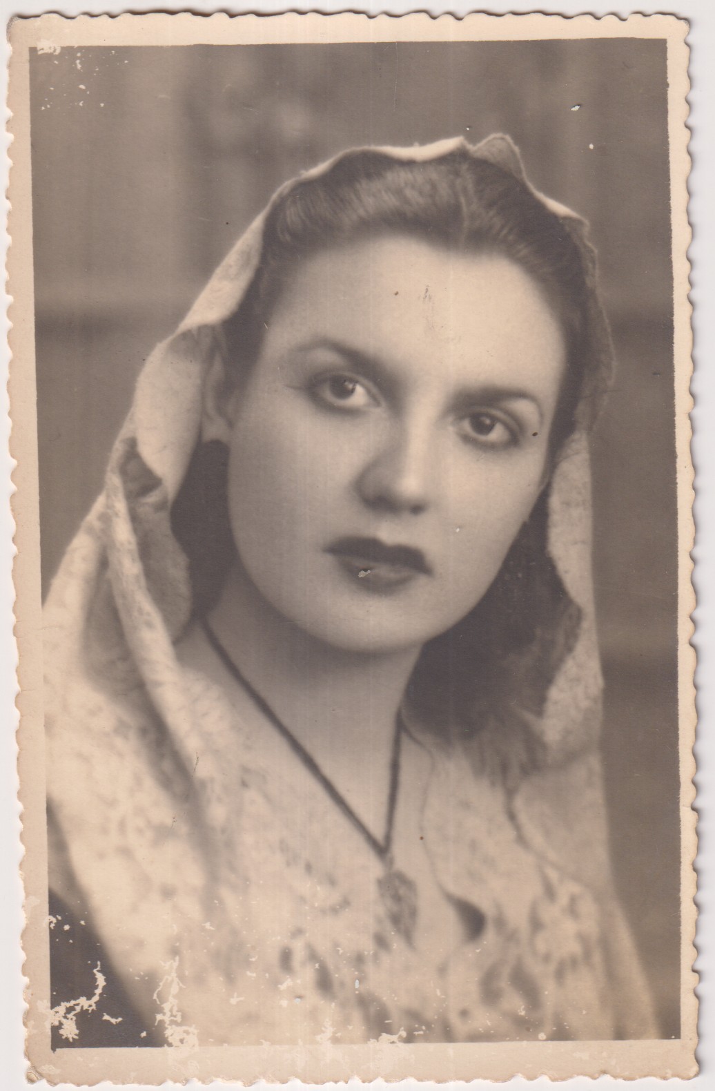 Foto postal. dedicada Al Dorso y (Sevilla) 1946