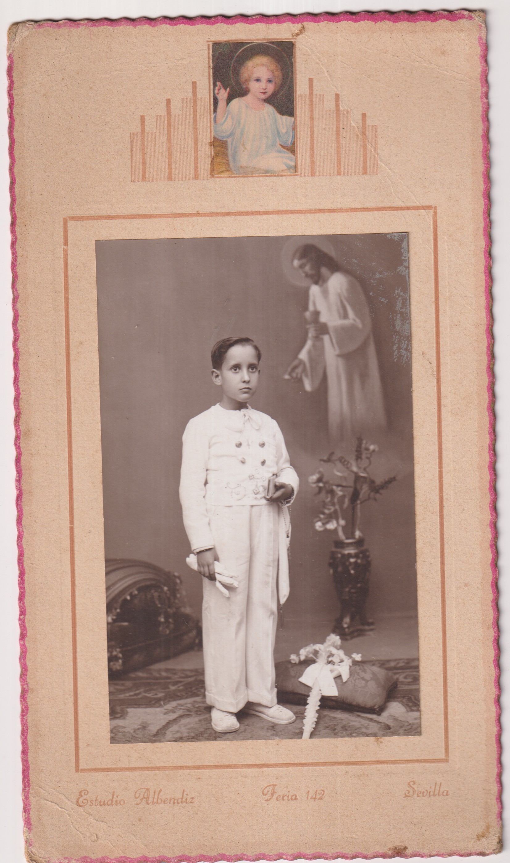 Niño de comunión. (14x8,5 + cartón con estampa de niño jesús.) Estudio Albéndiz. Sevilla