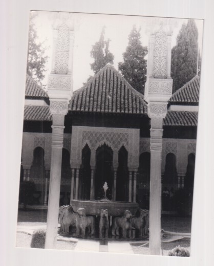 Fotografía (12x8,5) Fotógrafo Agudelo. Sevilla, Granada, Patio de los Leones. Años 70/80