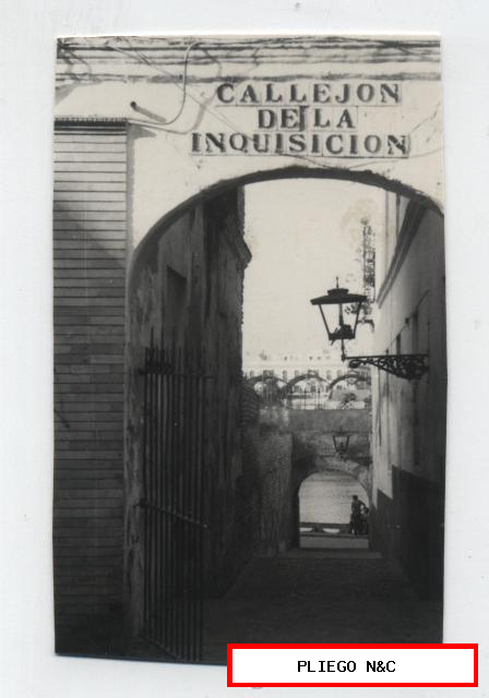 Fotografía (11x8) Sevilla. Callejón de la Inquisición. Fotógrafo Agudeló-Sevilla. Años 60