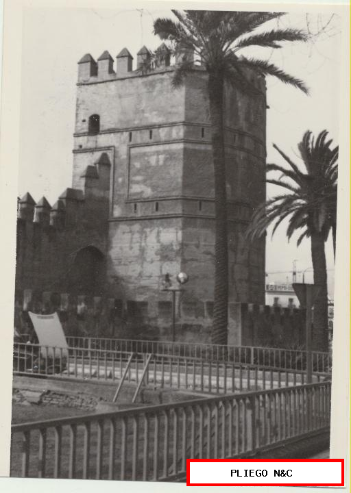 fotografía (9x12) murallas de la macarena. La torre blanca. Fotógrafo Agudelo. Años 70