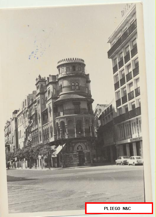 fotografía (9x12) avenida José Antonio. Fotógrafo Agudelo. Años 60-70