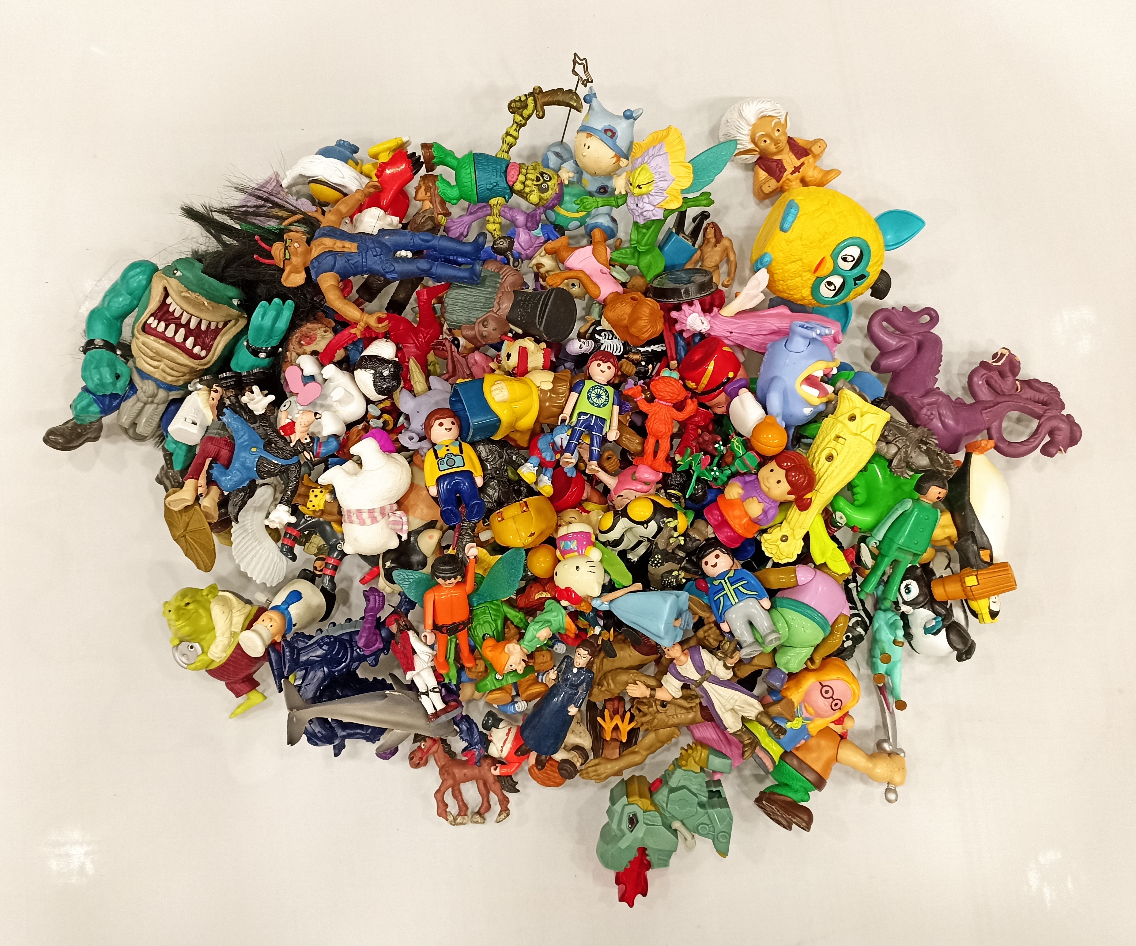 Gran lote de figuritas de plástico (superhéroes, princesas, animales...) Diferentes modelos y marcas