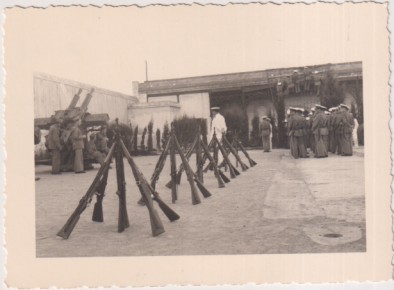 Subida a la Red. Escuela de Aplicación. San Fernando. Foto malet. año 1955