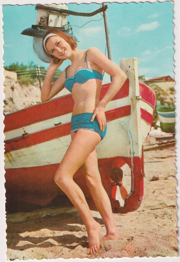Postal Española. Joven en la Playa. Años 50-60