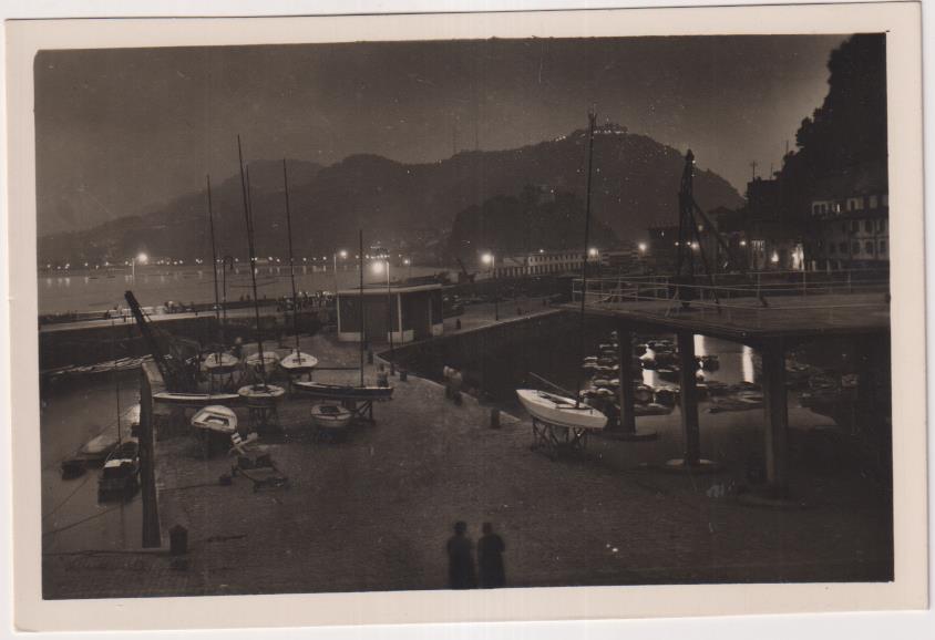 San Sebastián. El Puerto de noche. Foto Galarza. Fechado el 25-9-1958