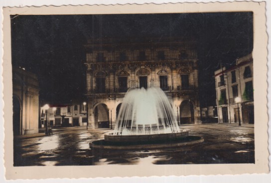 Castellón 1. - Plaza Mayor y Ayuntamiento. Coloreada a mano. Franqueada y fechada 6-Jul.1958