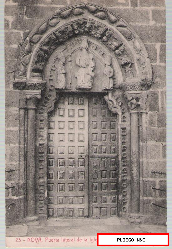 Nova-Puerta lateral de la Iglesia de San Martín. Thomas nº 23