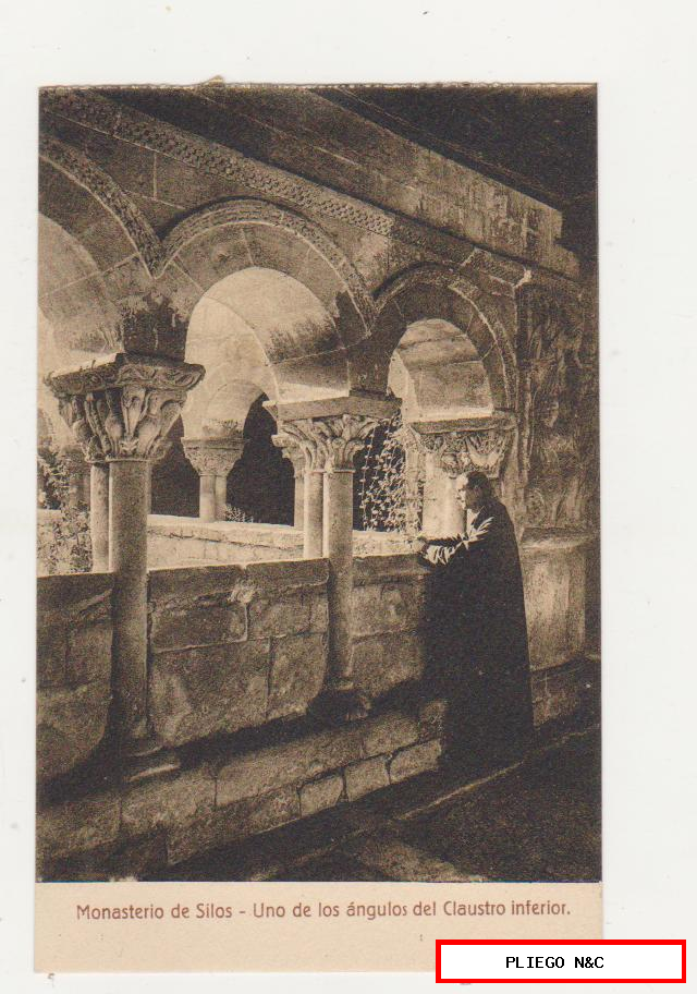 Monasterio de Silos-Uno de los ángulos del Claustro Inferior