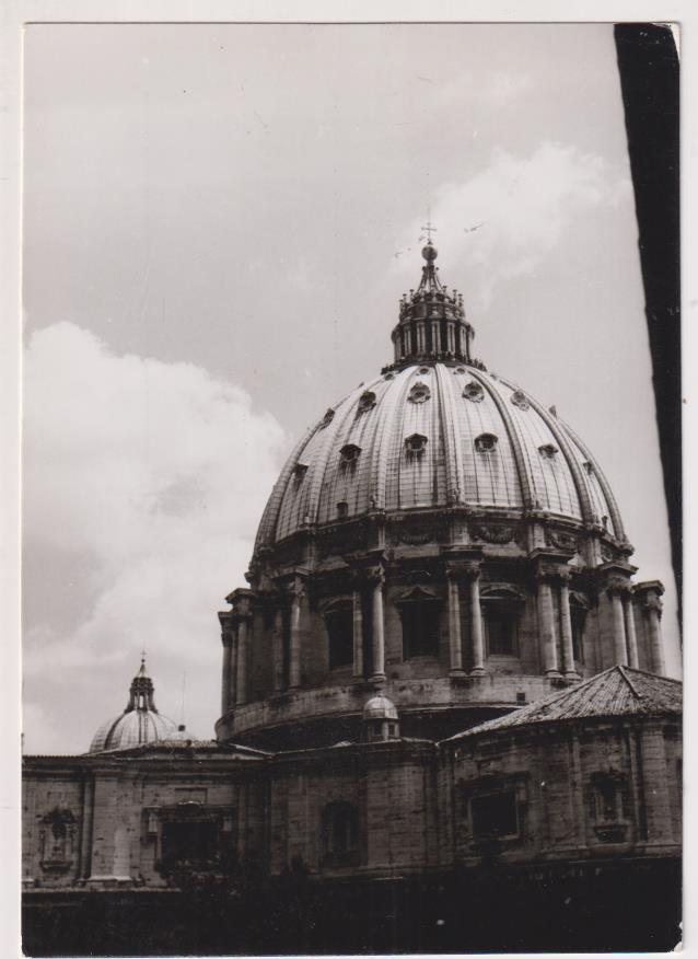 Ciudad del Vaticano. La Cúpula de S. pedro. Bonito franqueo sin matasellar. 1972