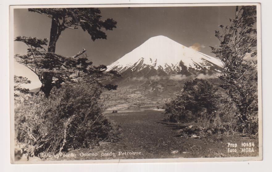 Foto Postal. Chile. Volcán Osorno desde Petrohue. Fechado al Dorso. Santiago 16-IX-54. y dedicada