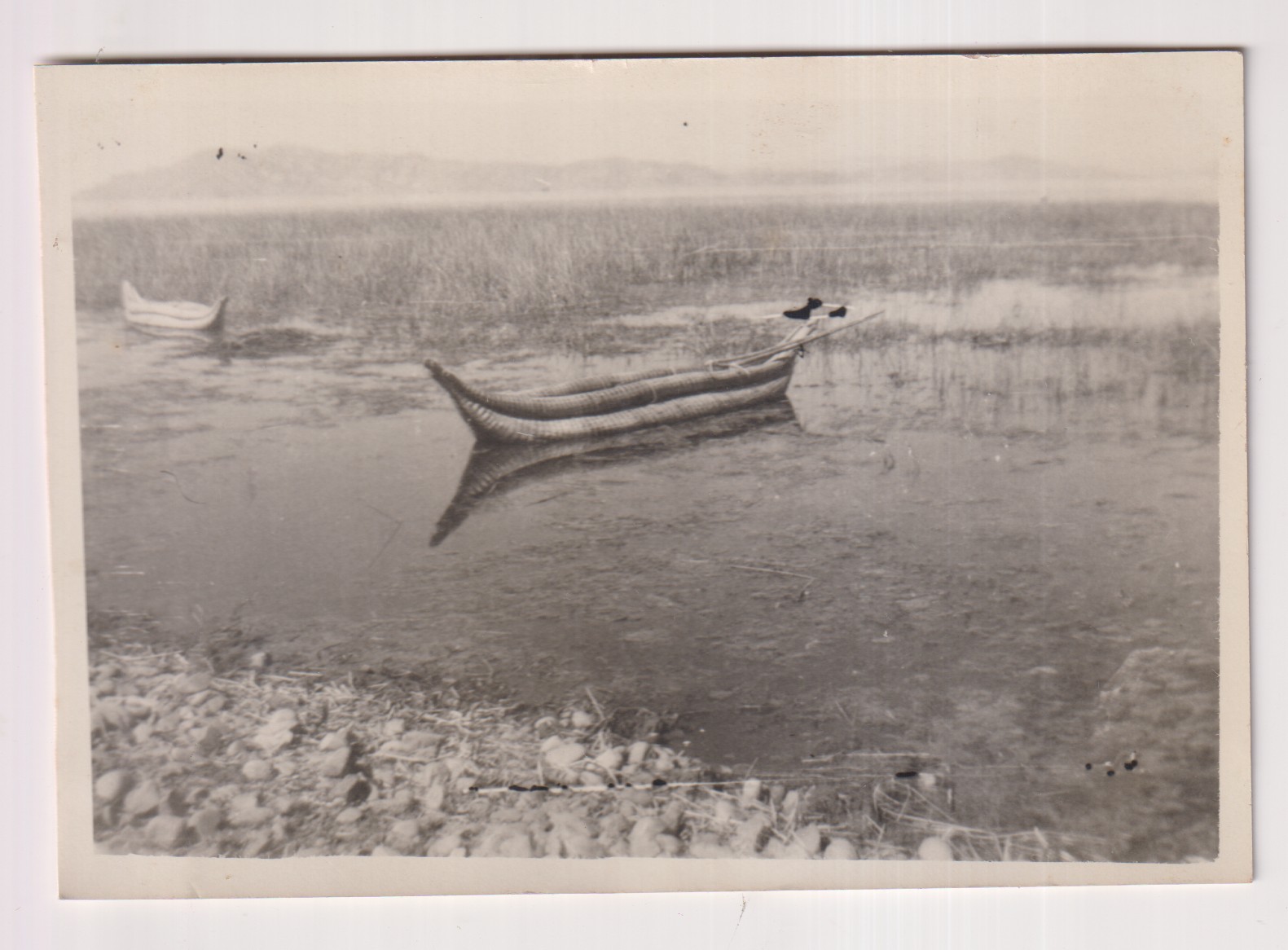 Foto postal. Bolivia.- Balsa de Totora en Lago Titicaca