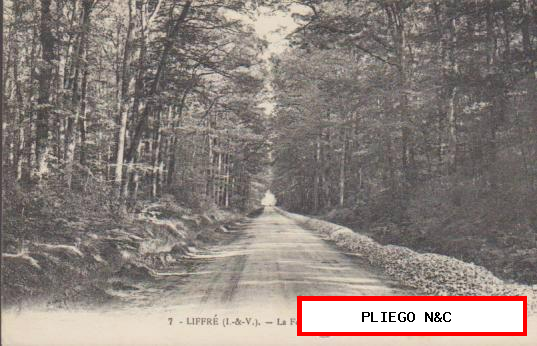 Liffré-La Foret-Route de Chasné. Franqueado en Liffré en 1933