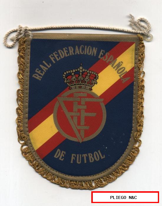 Real Federación Española de Fútbol. Banderín (14x11) de seda en ambas caras