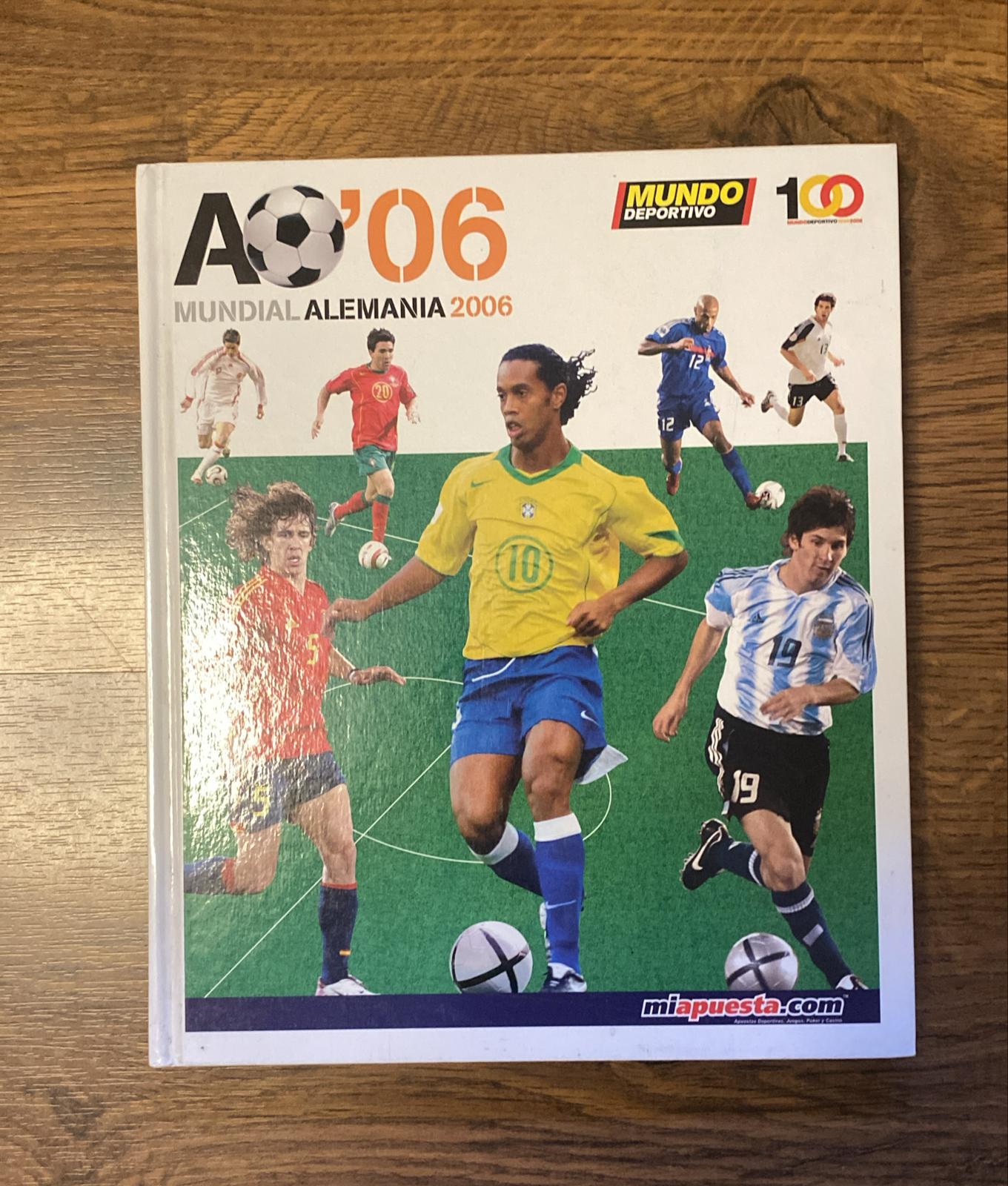 Mundo deportivo. Mundial Alemania. 224 páginas con fotos