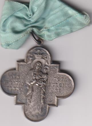 Medalla (AE-5,4 Cms.) Ave Gratia Plena Tuta Pulcra. R/ Sevilla MCMXXIX, con cinta