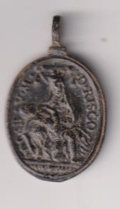 Virgen del Risco. Medalla (AE. 3,2 Cms.) R/ San Agustín. Siglo XVII. Bonita pátina verde