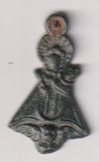 Virgen de neva. Medalla (AE. 3,5 cms.) Siglo XVIII