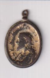 SAlvatori Mundi. Medalla (AE dorado 26 mm.) R/Virgen del Rosario. Siglo XVIII