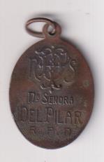 Virgen del Pilar. Medalla (28 mms. con restos de baño de Plata